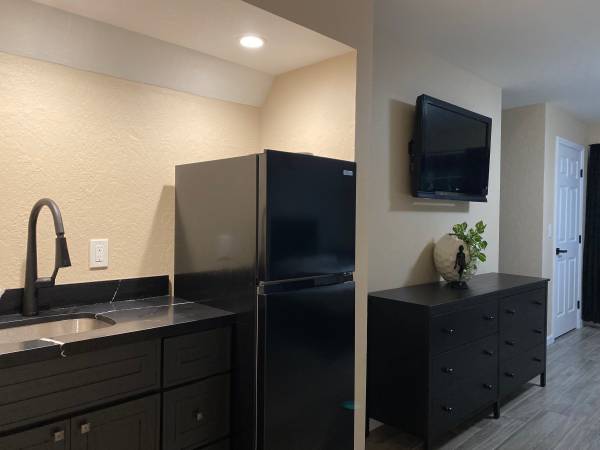 $1,400 / 350ft2 - Deluxe suite w/ private Bathroom (napa county)63868151815553122