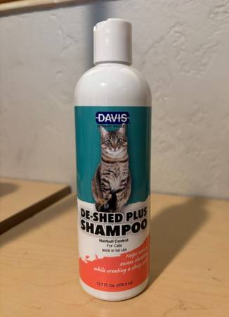 De-Shed Dog Shampoo 1