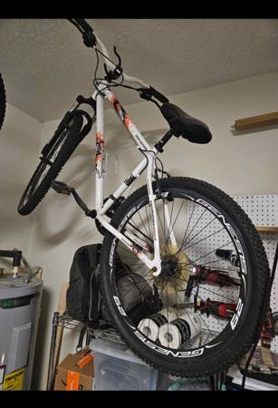 MENS MOUNTAIN BIKE 1