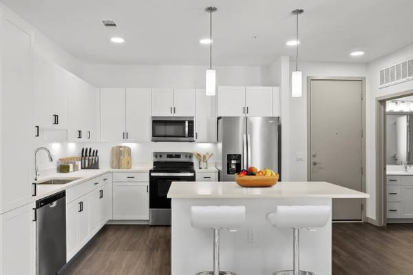 $1,655 / 3br - 3/BD 2/BA, Resident Clubhouse, Mail Room (1130 E Moana Ln, Reno, NV)63992637804162120