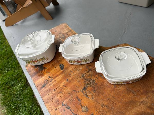 Corning ware Casserole Dishes 3 quart with lids - $25 (Middletown)62942254619521121