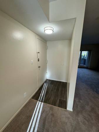 $1,545 / 476ft2 - Less than a mile from Thayer Street (Olney Street)64002827606274122