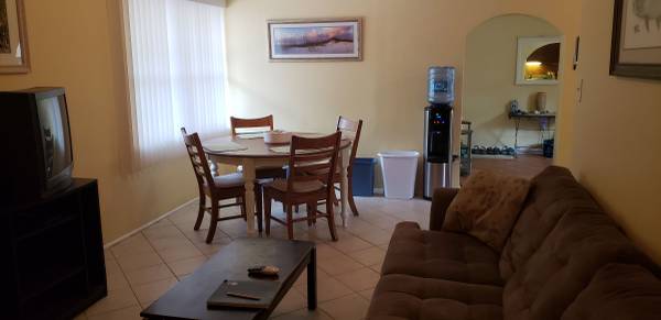 $995 / 3br - All INCLUSIVE ROOM, RIGHT OFF TREASURE ISLAND, Hi Speed Wifi/ W/D /BBQ / Yard. (Saint Petersburg)63976135602051123