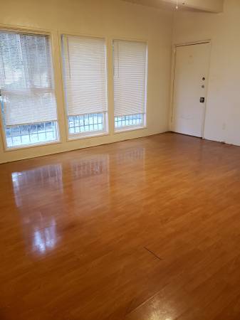 $1,825 / 1br - 640ft2 - Upper 1 bedroom very beautiful (parking) (Hollywood hills)63701034585729120