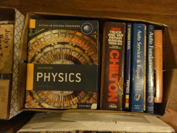 Lote GRANDE de LIBROS (6 cajas grandes) manuales, libros de texto, técnicos antiguos, TODO G - $20 (FEDERAL WAY)63471419542787121