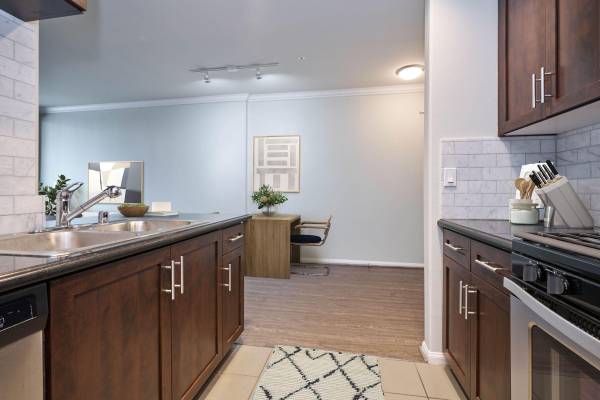 $2,459 / 1br - 684ft2 - Dishwasher, Soaking Baths, Wood Laminate Flooring (1026 S Broadway, Los Angeles, CA)63912983423234122