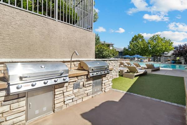 2 BED, 2 BATH WITH COVERED PARKING & PRIVATE BALCONY 1