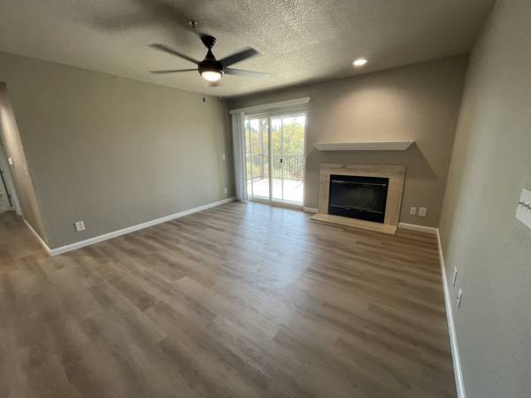 $2,850 / 3br - 1368ft2 - Spacious 3-bedroom apartment, ground floor with yard #1111! (Folsom)63844736971267124