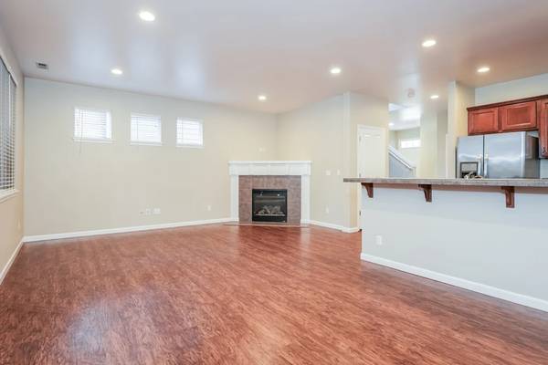 $1,950 / 4hab - 1930ft2 - Acogedora casa de 4 dormitorios y 2 baños con comodidades modernas (Everett, WA)63808035924097124