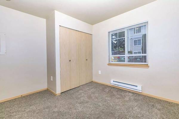 $1,611 / 2 habitaciones - 757 pies cuadrados - Simplemente hermoso de 2 habitaciones / 1 baño en el barrio principal de Auburn (Auburn)63688425119617123