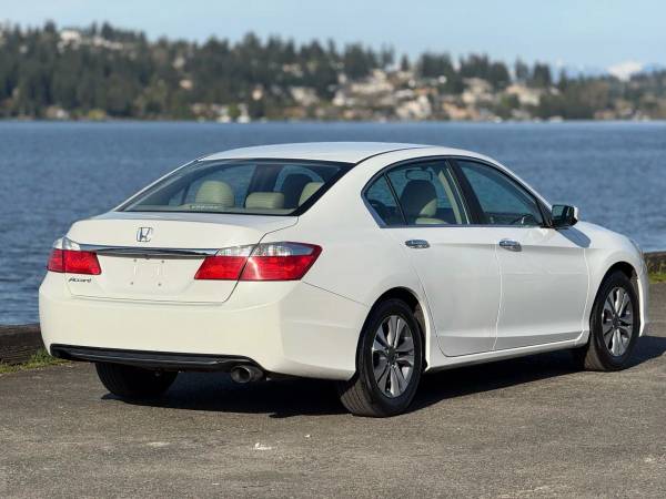 2015 Honda Accord LX (título limpio) - $8999,00 (Seattle)63441873981443122