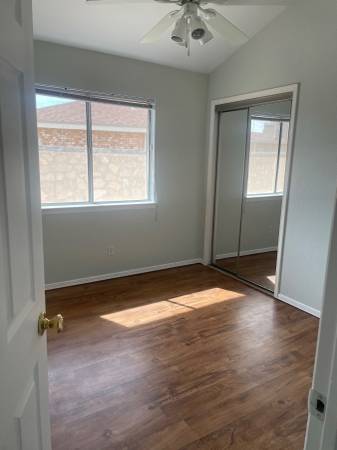 $1,200 / 3br - 1100ft2 - Duplex 3 bdrm, 2 bthrm 5718 Aladdin #A (El Paso)63971416424194124