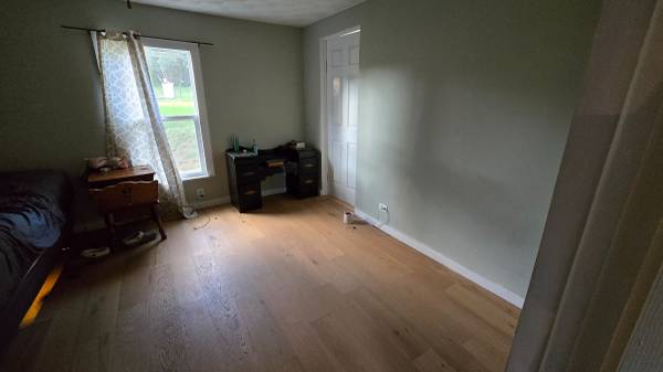 $1,175 / 3br - 68 Elway Drive House for (Huntington)63989520376579123