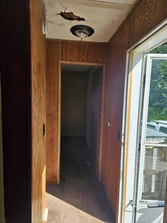 $505 / 2br - Casa Móvil que Necesita Rehabilitación en Lote 22 en Modernaire (Lafayette)63680140066945123