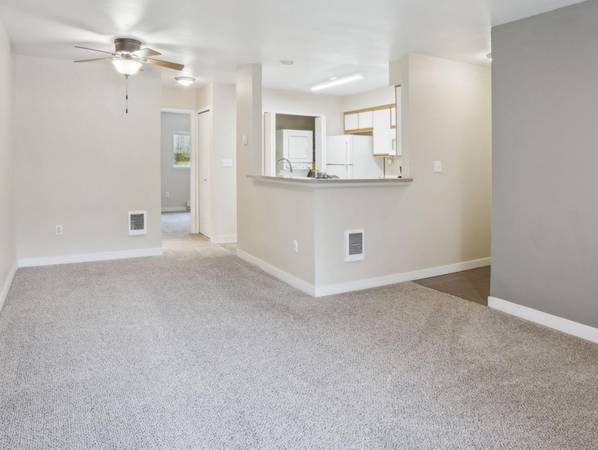 $1,750 / 2br - FREE GIFT w TOUR + More than 100 Nearby Parks - In-Unit Washer & Dryer (Beaverton)63914855632514121