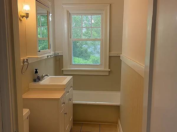 $999 / 3br - 1456ft2 - 3BR Bungalow in Saint Louis Park 🌳 (Saint Louis Park)64048422230145123