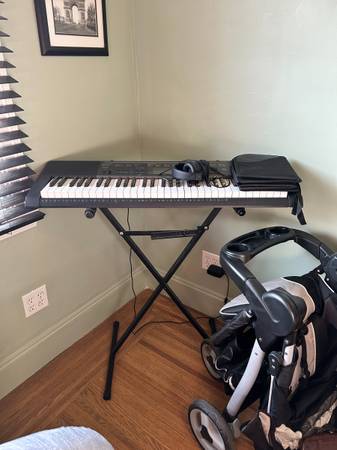 Casio CTK-2080 Keyboard w/ Stand 1