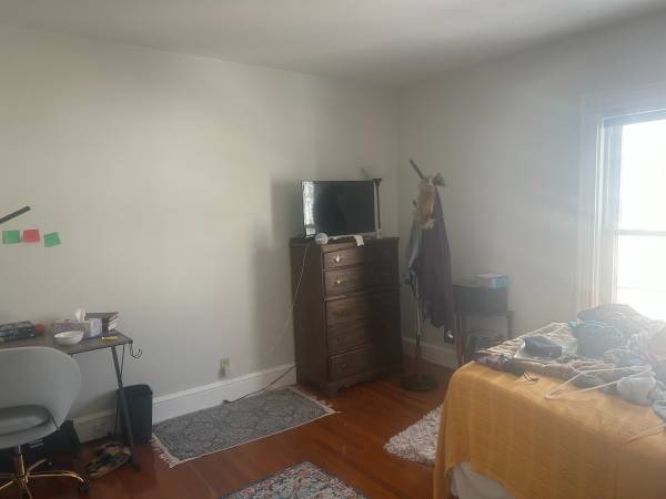 $850 / 3br - Private Room available in West Medford (Medford)63655319309057122