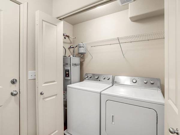 $1,995 / 2br - 1029ft2 - FREE Garage! Ready Now, Tour TODAY! (Beaverton)64039058375809124