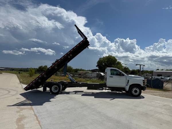 Camión volquete plataforma plana CV515 de 20 pies 2021 International - $31,750 (Hutto)63439478578179121