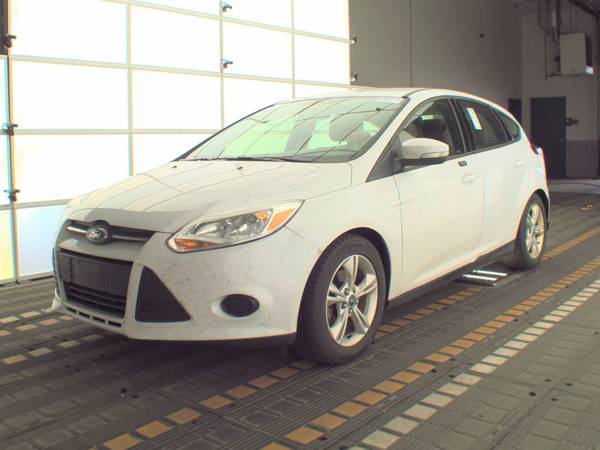 2013 Ford Focus SE 5dr Hatchback 2.0 4cyl AUTO clean FINANCING OPTION 1