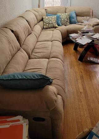 Raymour And Flanigan L Shaped Recliner Couch 1