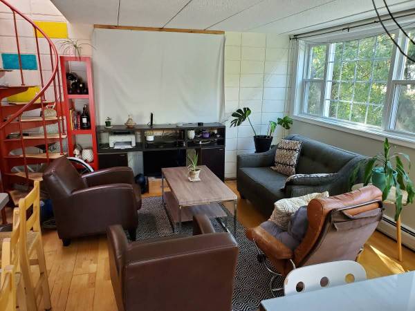 $997 / 4br - Buscando compañeros de piso increíbles en Central Square (Central Square (Cambridge))64034776436353122