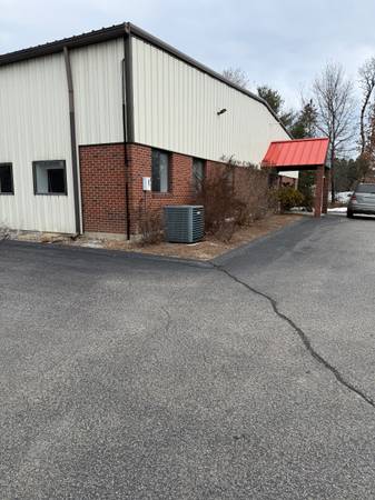 $2,500 / 2100ft2 - Commercial/Industrial Space (Concord)63931790697475122