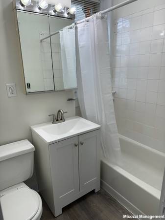 $2,195 / 1br - *SIN COMISIÓN* Ventanas abocinadas, lavavajillas, 3er piso, calefacción/agua caliente incluidos, 2 armarios *AHORA (Brighton)63699313960321124