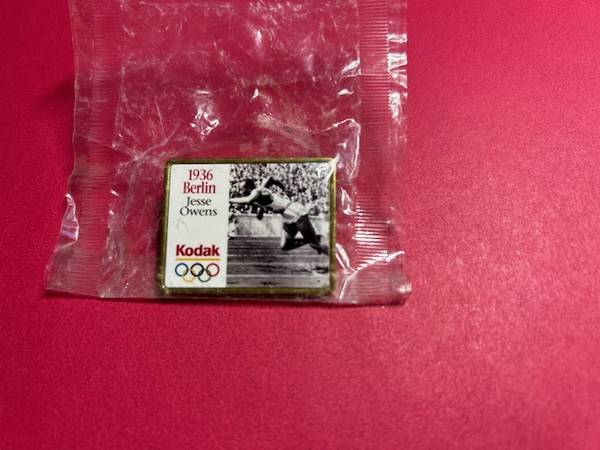 Sealed Jesse Owens Square Pin Button 1936 Berlin Kodak Olympics 1985 1