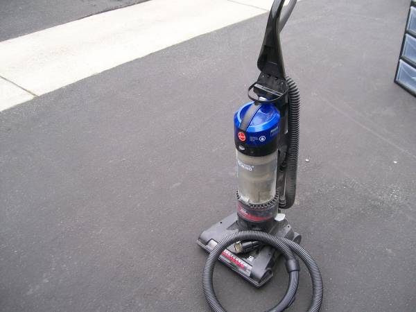 Hoover Windtunnel vacuum cleaner works great 1