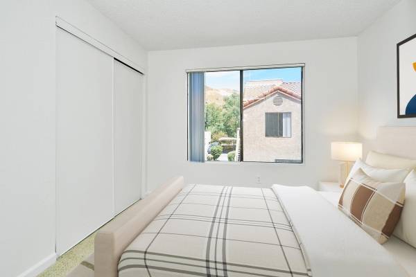 $2,720 / 2br - 997ft2 - Landscaped Recreational Areas, Located in Santa Clarita, 2/BD 2/BA (Santa Clarita-Newhall)63700899804801120