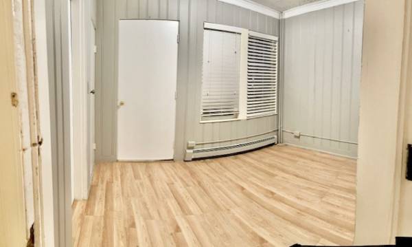 $2,100 / 1br - Roslindale - Private 1 bedroom Utility + wifi included (Heat excluded) (Roslindale)63996407374722120