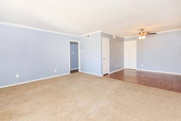 $870 / 416ft2 - Studio, Patio or Balcony, 9Ft Ceilings (2217 Ridgmar Blvd, Fort Worth, TX)63622615898243122