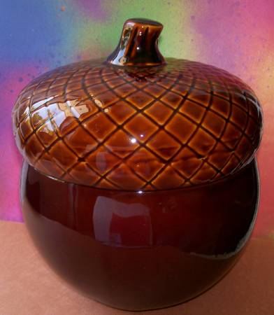 Porcelain Acorn Cookie Jar 1