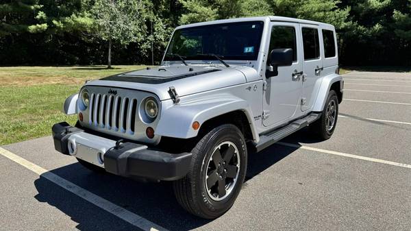 Jeep Wrangler Sahara 2012 con 130 mil millas!!! - $14,999 (Manchester)634708913203211210