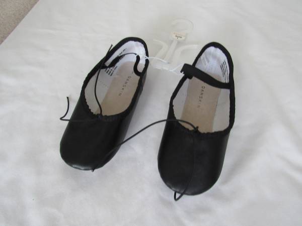 New Danskin Youth 1 Black Ballet Shoes 1