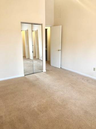 $1000.00 / 2br - 970ft2 - Fox Run63663836893569123