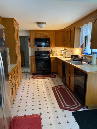 $1,250 / 2br - $1,250. Bedroom with Your Own Private Bath! (Newton)63797280751875124