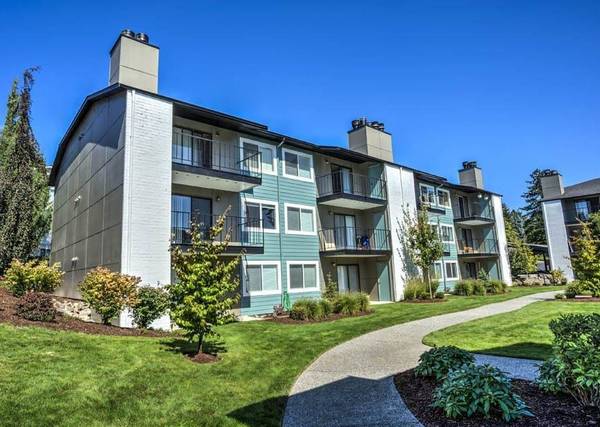 $1,925 / 1br - 600ft2 - 1bd 1ba, Chimenea en cada hogar, vistas al lago Washington (3005 125th Ave SE, Bellevue, WA)63890096131203121