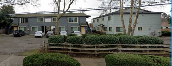 $1,396 / 2br - Aire acondicionado, instalaciones de lavandería, patio (8012 SE Raymond St, Portland, OR)63831772072195123