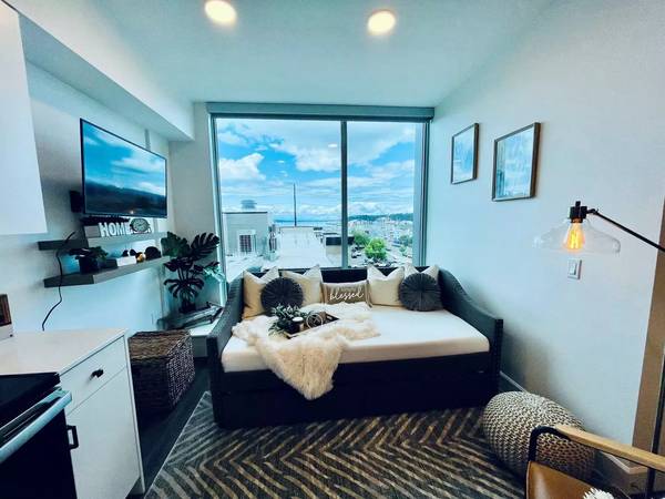 $1,999 / 341ft2 - Fully Furnished Luxury Studio Apartment Home with Views of the Sound! (Olympia)63688626714627122