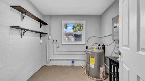 $2250.00 / 3br - 951ft2 - Fully renovated st Pete home!63991227884930124