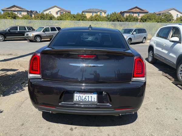 Chrysler 300S - $8,800 (Hayward)63443895308929124