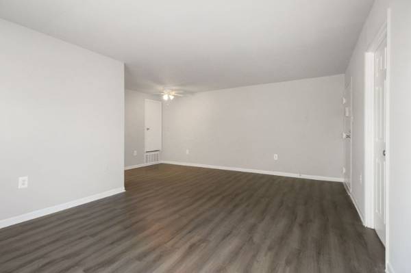$1,950 / 3br - 3 bedroom, Individual Climate Control, Laundry Facilities (6810 Lantern Hill Dr, Lochearn, MD)63694537023873122