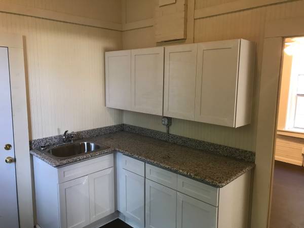 $1,295 / 2br - 1500ft2 - Casa de 2 dormitorios y 1 baño en Covington cerca del centro (Covington cerca del centro)63791992999427123