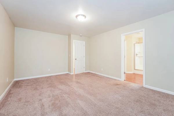 $1,950 / 4hab - 1930ft2 - Acogedora casa de 4 dormitorios y 2 baños con comodidades modernas (Everett, WA)63808035924097121