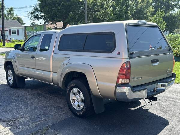2007 Toyota Tacoma PreRunner SR5 - $8,000 (Norfolk)63621709369603124