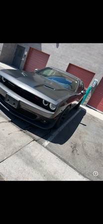 Dodge Challenger Scat Pack 1