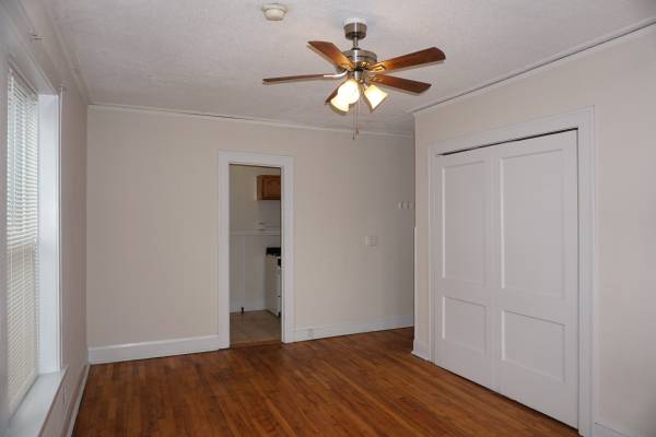 $775 / 400ft2 - 507 E 14th, Estudio en Esquina Superior con Piso de Madera en Elliot Park, Camina al Centro, Se Aceptan Mascotas (Elliot Park, Downtown Minneapolis)63868698637699121
